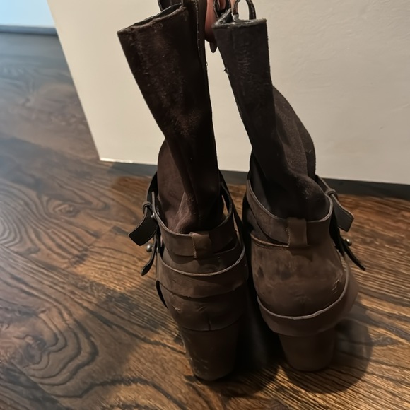 Brown Leather Boots - Picture 2 of 4